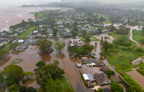 Flying blind: Honolulu officials held off evacuations as North Shore flooded